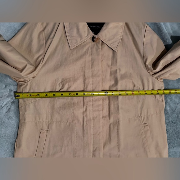 BURBERRY SPRING/FALL SWEATER COAT - Picture 7 of 7